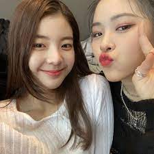 Welcome to the love triangle love between yeji, lia and ryujin. 48 Best Ryujin Lia Ideas In 2021 Lia Itzy Kpop Girls