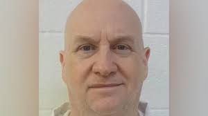 Evil man': Search continues for ex-police chief who escaped Arkansas prison 