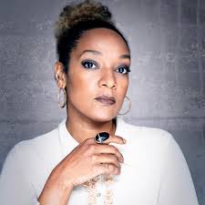 Our bon ami sultry chanteuse @hélènefaussart of @lesnubians. • • • • •  #lesnubians #lesnubians20years #hélènefaussart #chanteuse #singer  #songstress #frenchsinger #grammys #funk #soul #portraits #portrait  #celebrity portrait #headshots #headshot ...