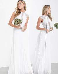 Asos startet im frühjahr ihre erste „bridal collection mit brautkleidern zu äußerst erschwinglichen preisen. Asos Edition Ruby Hochzeitskleid Mit Plissiertem Rock Und Oberteil Mit Feiner Spitze Asos