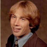 Dennis Grunewald's Instagram, Twitter & Facebook