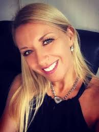 Fern Warren's Instagram, Twitter & Facebook