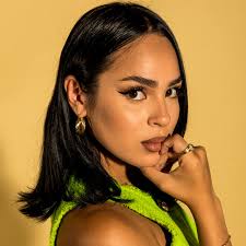 Carmen Mena's Instagram, Twitter & Facebook