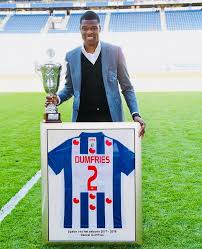 Talentvolle speler van heerenveen met veel potentie om het ver te schoppen in de. Futbolista Arubano Denzel Dumfries Ta Sports Zone Aruba Facebook