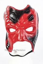 After suffering a broken orbital bone in 1995, the undertaker briefly wore a mask. Kane Maske Gunstig Kaufen Ebay