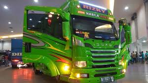 Belasan Truk Isuzu Elf Nmr 71 Ramaikan Kontes Modifikasi Jogjakarta Truck Festival 2018 Tribunnews Com Mobile