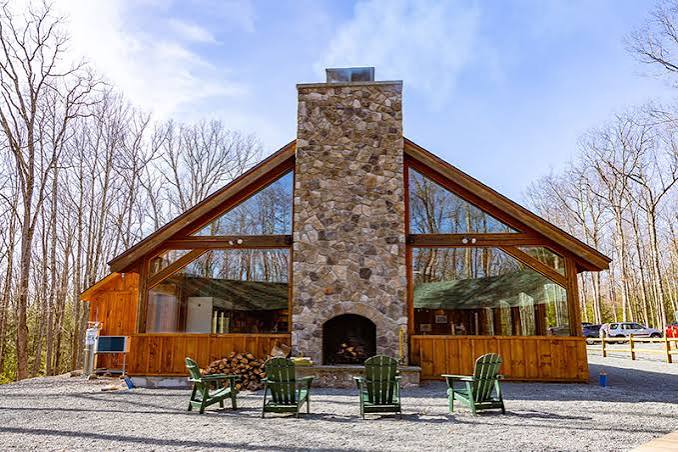 Log Tavern Brewing Co. Taproom | Breweries | Tafton, PA