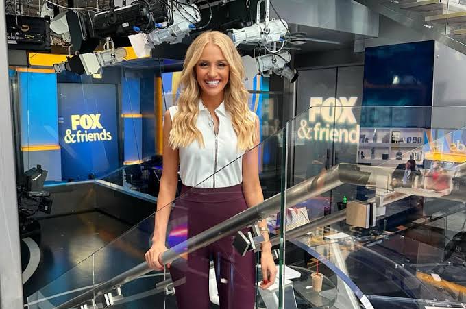 WMC Alumna Spotlight: Carley Shimkus, Class of 2005 and Fox News Star – The  Paw Newspaper