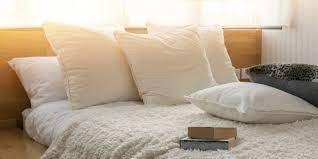 vergeeld hoofdkussen zo krijg je m gegarandeerd weer schoon hoofdkussen kussens wassen nekpijn