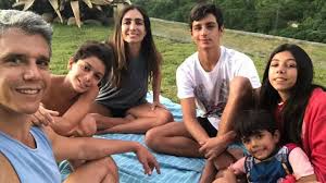 Share facebook share twitter share whatsapp+ open share. Sikera Jr E Defendido Pela Filha Que Da Aviso Sobre Retorno Dele Voces Vao Ter O Que Querem