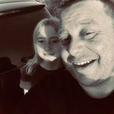 Question : Does anyone know what happened to EZe Vibes and Pand EP ? They  seem to have disappeared after 1992