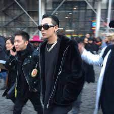 I wear sunglasses indoors and i'm not even a celebrity. 170124 G Dragon At Vetements Show In Paris Celebrity Photos Videos Onehallyu