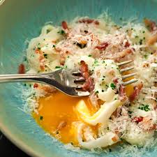 Calamars En Spaghettis Facon Carbonara Recettes Recette Recettes De Cuisine Cuisine Carbonara