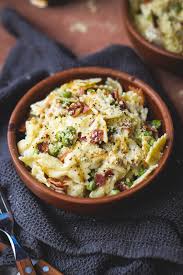 1 box barilla® farfalle 4 tablespoons extra virgin olive oil, divided 1 small onion, chopped 1 pound ground chicken 1 cup dry white wine for cooking. Creamy Roasted Garlic Chicken Bacon Farfalle Pasta Food Photo Shoot Steemit