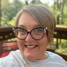 Darla Sullivan's Instagram, Twitter & Facebook