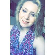 Amy Batt's Instagram, Twitter & Facebook