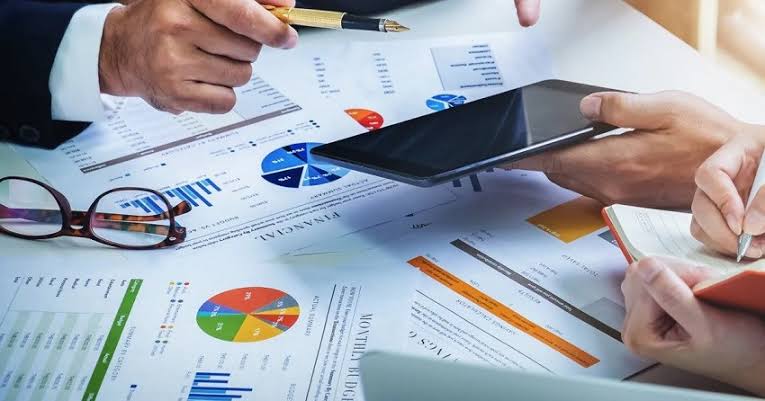 Gestión Financiera Estratégica de Proyectos con Inteligencia Artificial