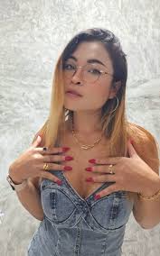 Single Woman Seeking Relationship