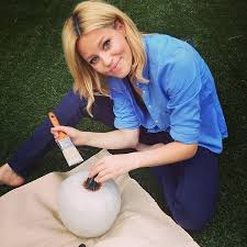 Only high quality pics and photos with elizabeth banks. 10 Celebs Who Finally Joined Instagram Twitter In 2013