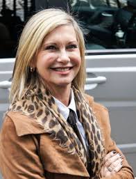 PHOTOS. Olivia Newton-John a 70 ans : retour sur les plus belles photos de  sa carrière