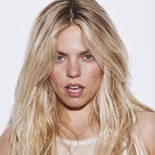 Ella Collier: похожие исполнители, слушать онлайн на Zvuk.com