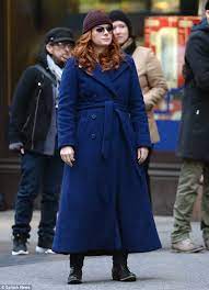 When she was pregnant with her kid there was a moment when she wasn't sure if it was her husband's or harry connick jr's. Debra Messing Bundles Up In A Coat On The Mysteries Of Laura Set Daily Mail Online
