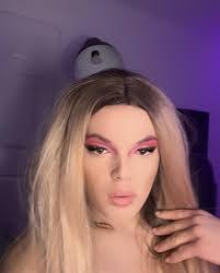 Desiree Stone's Instagram, Twitter & Facebook