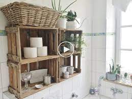 weinkistenregal im bad modernebadezimmer badezimmerideen badezimmerdekoration kisten regal weinkisten regal dekor