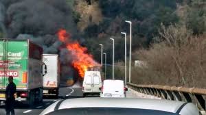 Incidente a1 oggi, muore camionista. Incidente Stradale Sull A1 Tra Orte E Orvieto Autostrada Chiusa
