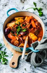 Vegetarisches Gemuese Stifado Das Typisch Griechische Schmorgericht Ohne Fleisch Rezept Einfache Gerichte Schmorgerichte Stifado
