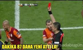Galatasaray ile fenerbahçe arasında oynanan maç sonrasında sosyal medyada caps fırtınası başladı. Gecmisten Gunumuze Fenerbahce Galatasaray Derbisi Caps Leri Foto Galerisi 21 Bursadabugun Com