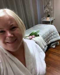 I've just booked in for my annual ME getaway at Resolution Retreats at Lake  Karapiro. Every time I go so many women ask me what it's like. It's so good  that I