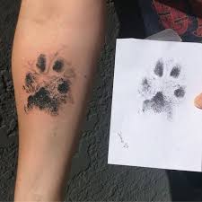 See more ideas about tetování kočky, tetování, minimalistické tetování. Tetovani Otisku Psich Tlapek Vecna Pamatka Na Vaseho Mazlicka Pesweb