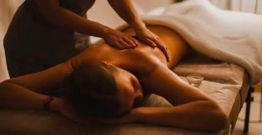 Female massage therapists for group event in Sunriver, OR