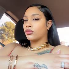 Connie Bravo (@conniebravo09) vysílá LIVE