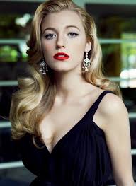 I'm a blonde and really want to wear red lipstick, but i can't pull it off with my pale skin. 1001 Ideas For Christmas Makeup With Red Lipstick