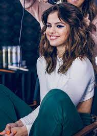 Fans react to selena gomez's return to the spotlight at amas. Selena Gomez Latest Selena Gomez Outfits Selena Gomez Photoshoot Selena Gomez