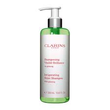 In this article, we will go over why your hair may be so dry and brittle, how you can strengthen it, and how you can treat dry and brittle hair. Dry And Brittle Hair Care Tips Clarins Malaysia Online Clarins