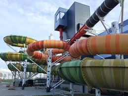 De spannendste glijbaan is de skydrop. Water Slide Supplier Wiegand Waterrides Plopsaland Belgium