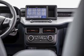 Ford's compact pickup has seating for five, a standard hybrid drivetrain, and starts under $20k. Cmp7vropiwdowm