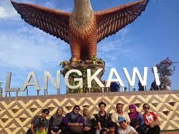 Saya sendiri pernah berpeluang menyaksikan dan ambil gambar burung helang secara alami di beberapa tempat lain selain dari di langkawi ini. Waktu Solat Malaysia Waktu Solat Dot Net