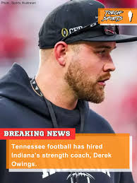 𝘽𝙍𝙀𝘼𝙆𝙄𝙉𝙂 Tim Dwight will join Iowa City High's coaching staff this  year per @eliotclough 😳 Dwight was 7th in Heisman voting at Iowa and was a  First Team All American in High