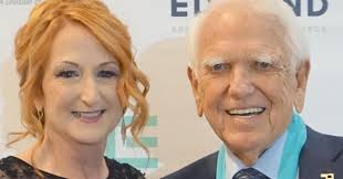 5 inducted into Edmond Hall of Fame