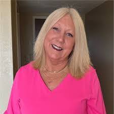 Renee Varner's Instagram, Twitter & Facebook