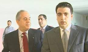 لم يصمد رئيس الوزراء التركي أحمد داود أوغلو طويلاً في صراعه مع الرئيس التركي القوي رجب طيب أردوغان وسارع لرفع الراية البيضاء. Ø§ØºØªÙØ§Ù ÙØ¬Ù Ø±Ø¦ÙØ³ Ø§ÙÙØ²Ø±Ø§Ø¡ Ø§ÙØªØ±ÙÙ Ø§ÙØ£Ø³Ø¨Ù ÙØ³Ø¹ÙØ¯ ÙÙÙØ§Ø² Ø¹ÙØ¨ Ø¨ÙØ¯Ù