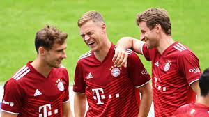 Official account of fc bayern munich. Fussball Fc Bayern Verlangert Offenbar Vertrag Mit Kimmich Bis 2026 Sport Sz De