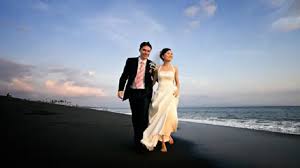 30 foto prewedding pantai casual romantis terbaru 2019 umumnya tema foto prewedding di pantai. 10 Lagu Romantis Yang Cocok Untuk Soundtrack Video Pre Wedding Lifestyle Fimela Com