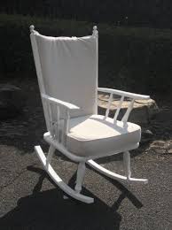 Stuhle Schaukelstuhl Holz Massiv Shabby Polster Ein Designerstuck Von Die Ideenschmiede Bei Dawanda Schaukelstuhl Holz Schaukelstuhl Polster Schaukelstuhl