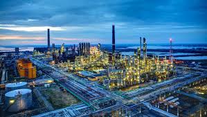 Petromidia refinery is the only entity in the industry located by the black sea, thus enjoying a significant competitive edge thanks to its direct access to maritime and inland shipping routes. RafinÄƒria Petromidia A Atins Un Nou Record Istoric ConstanÈ›a De Azi