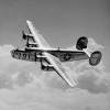 A) został porwany przez ufo b) jego samolot rozbił się w górach c) pilotowany przez niego samolot rozbił się o dach szkoły d) zginął podczas bombardowania warszawy 20) gang niewidzialnych ludzi to: 1